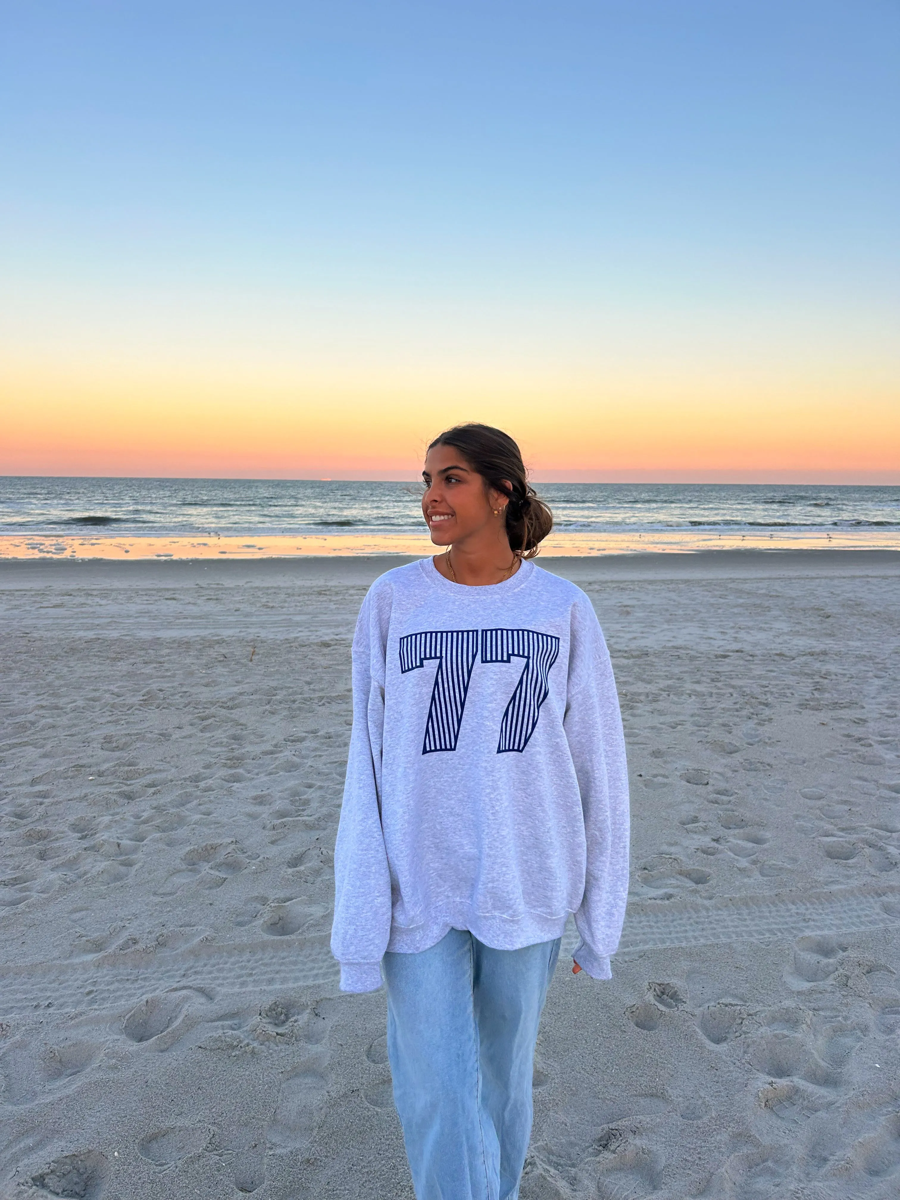 77 CREWNECK