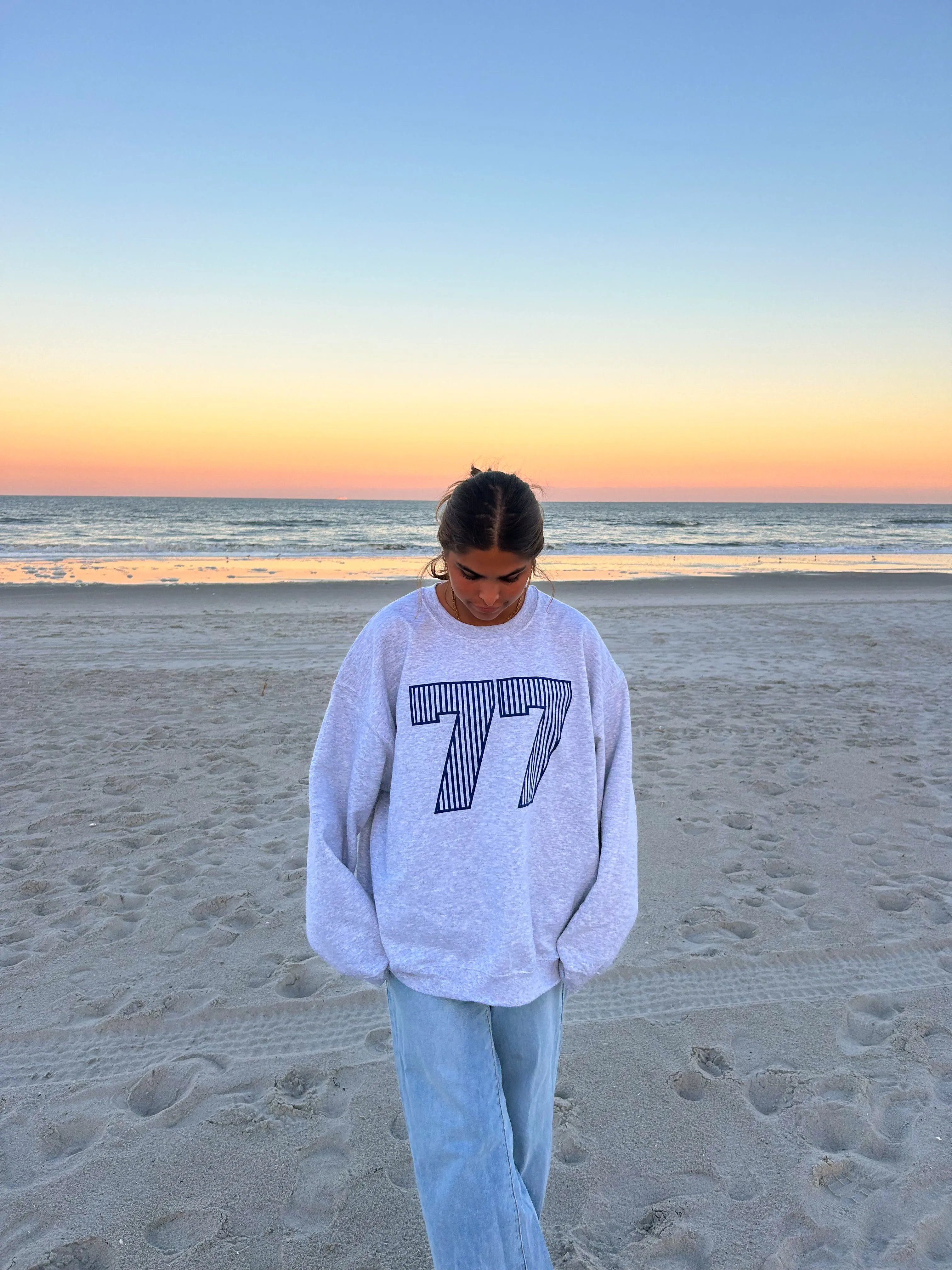 77 CREWNECK