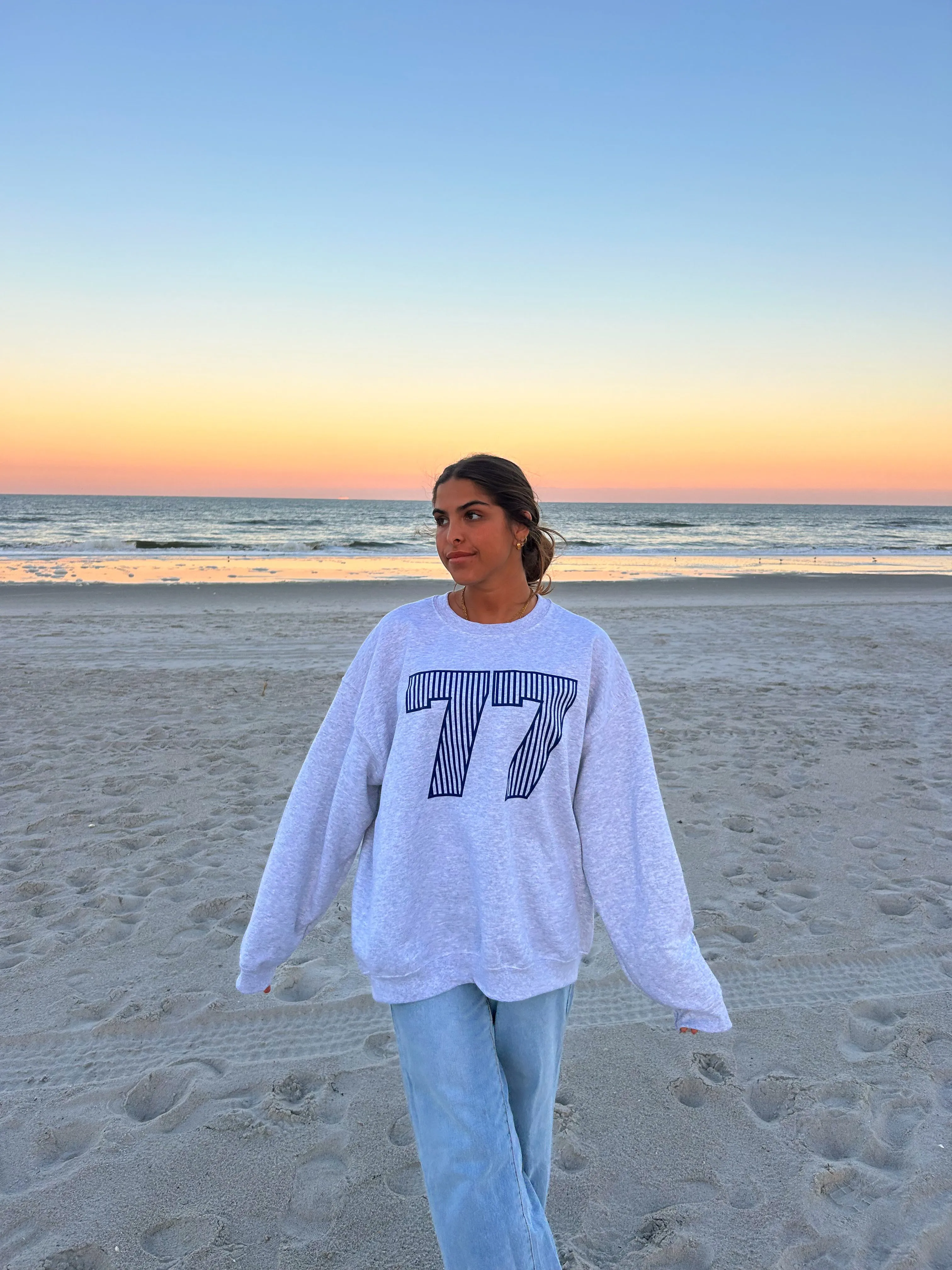 77 CREWNECK