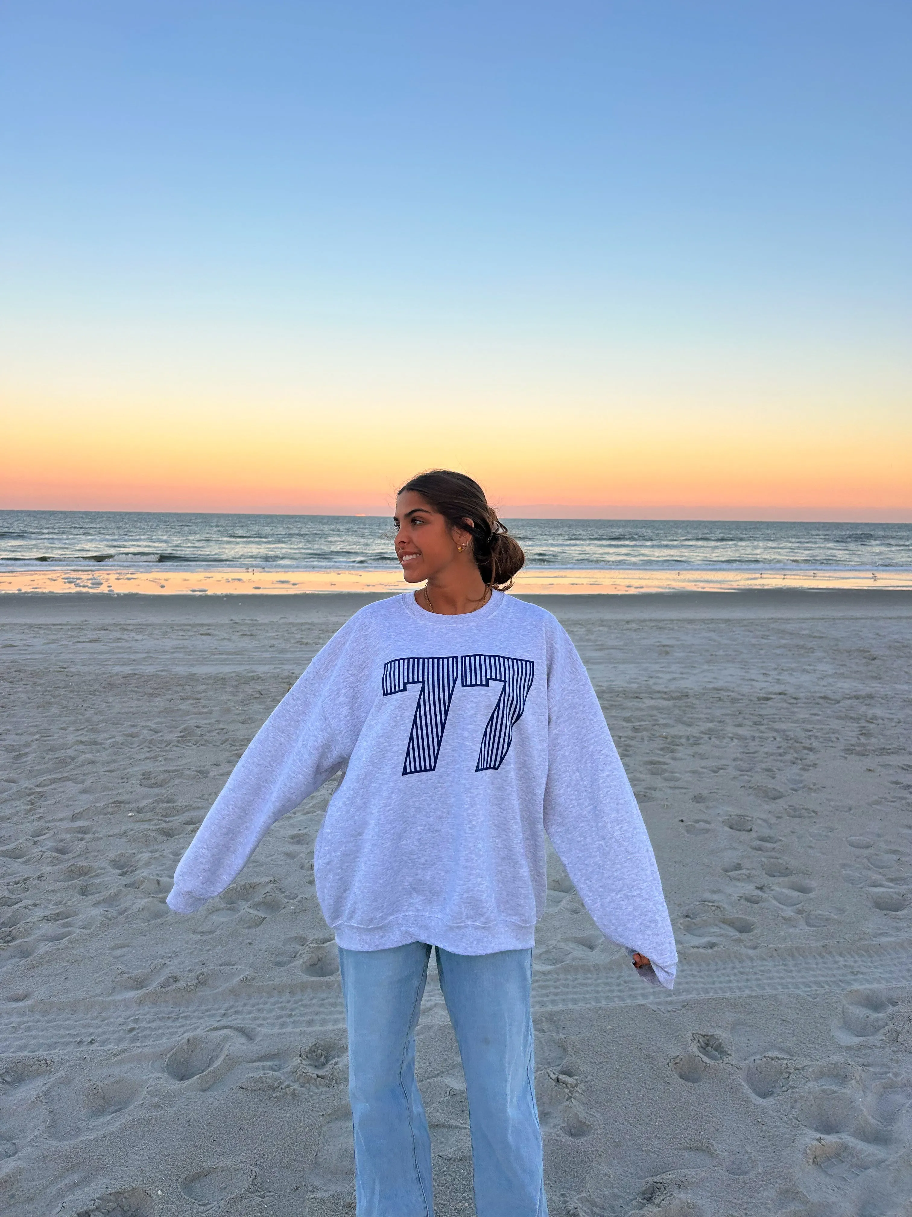77 CREWNECK