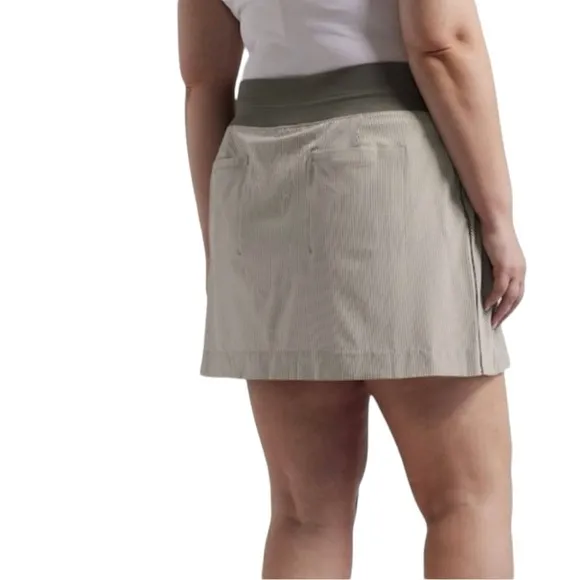 Athleta Brooklyn Textured Pull On Skort Gray Ivory Stripe Size 16 NEW