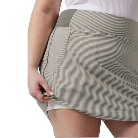 Athleta Brooklyn Textured Pull On Skort Gray Ivory Stripe Size 16 NEW