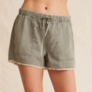 Bella Dahl Fray Hem Shorts in Soft Army sz S
