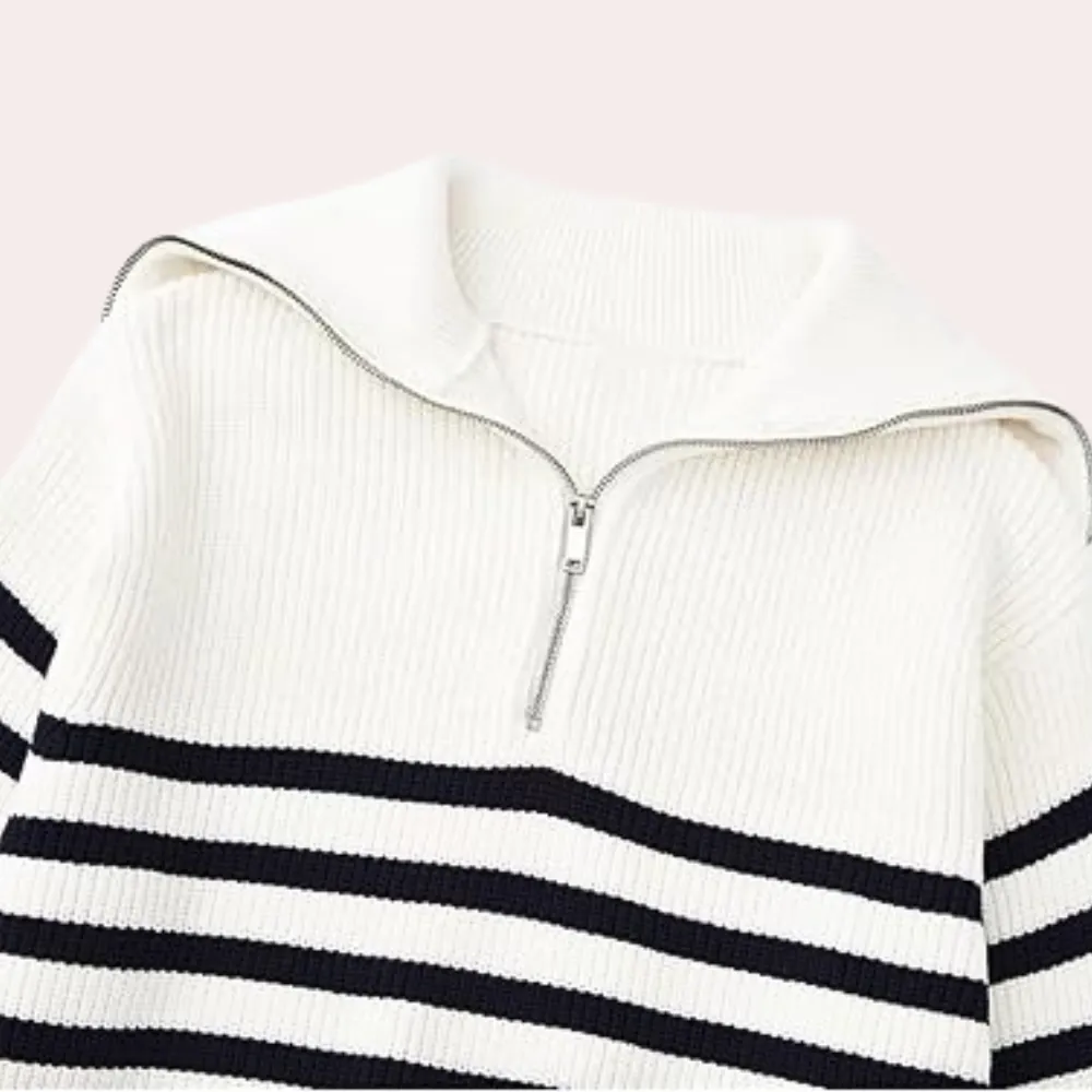 Chic - women's jumper with fashionable zip fastening