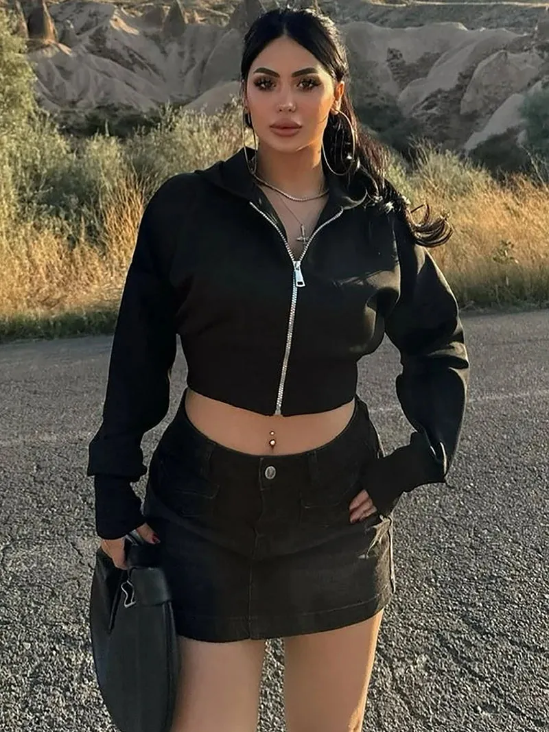 Cropped Zip Up Hoodies for Women - Hooded Zipper Jacket Streetwear Fleece Sweatshirt in White and Black