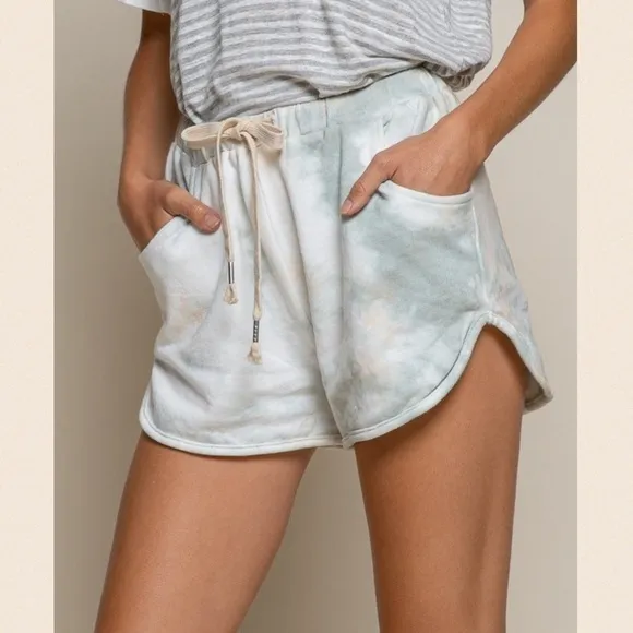 Dreamy Fog Dip Dye Sweat Shorts