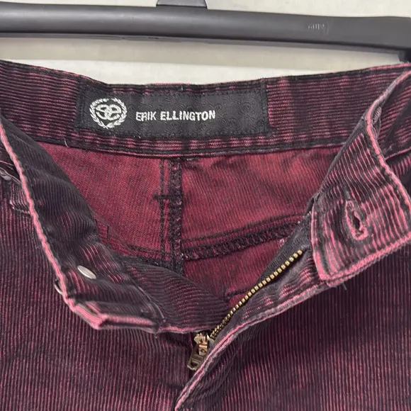 Erik Ellington Krew Short in Maroon Velvety Corduroy Knee Length Size 28