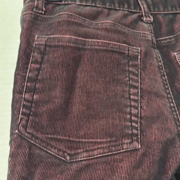 Erik Ellington Krew Short in Maroon Velvety Corduroy Knee Length Size 28