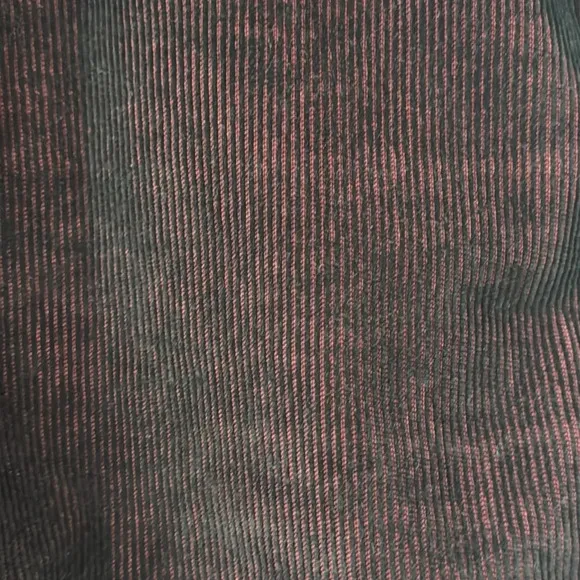 Erik Ellington Krew Short in Maroon Velvety Corduroy Knee Length Size 28