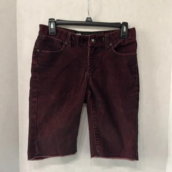 Erik Ellington Krew Short in Maroon Velvety Corduroy Knee Length Size 28