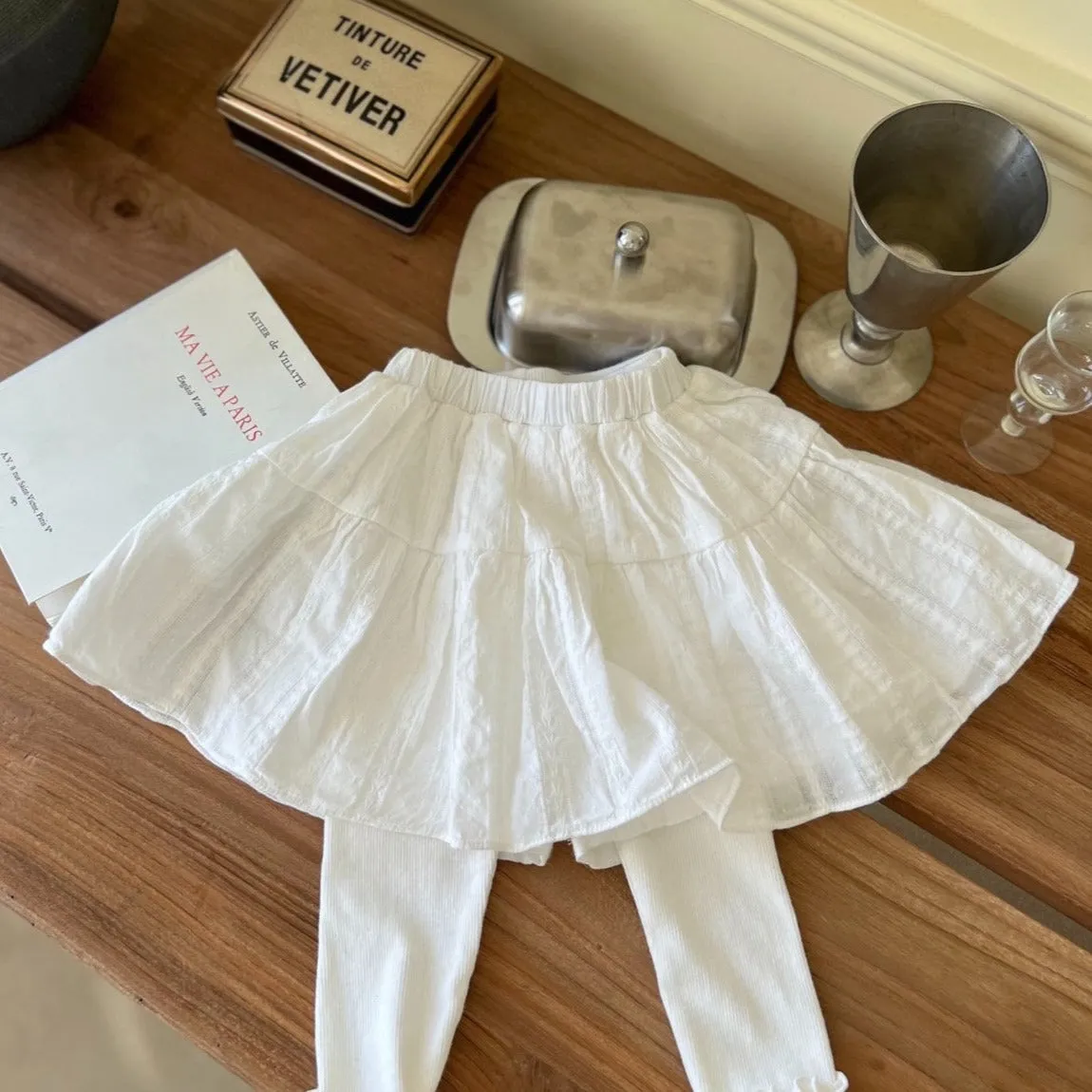 Ines Skort, Ivory