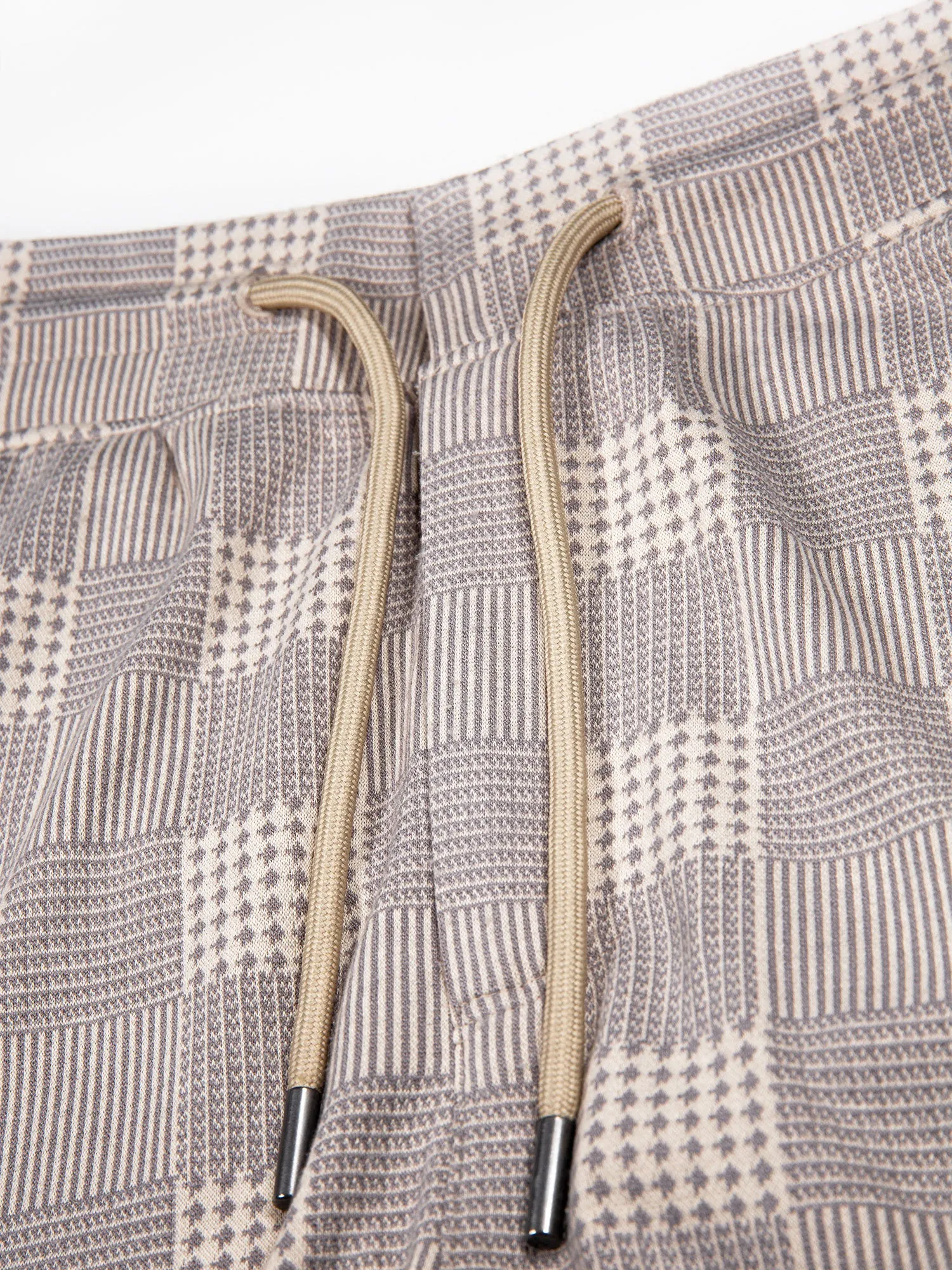 LAKI TEXTURED SHORTS