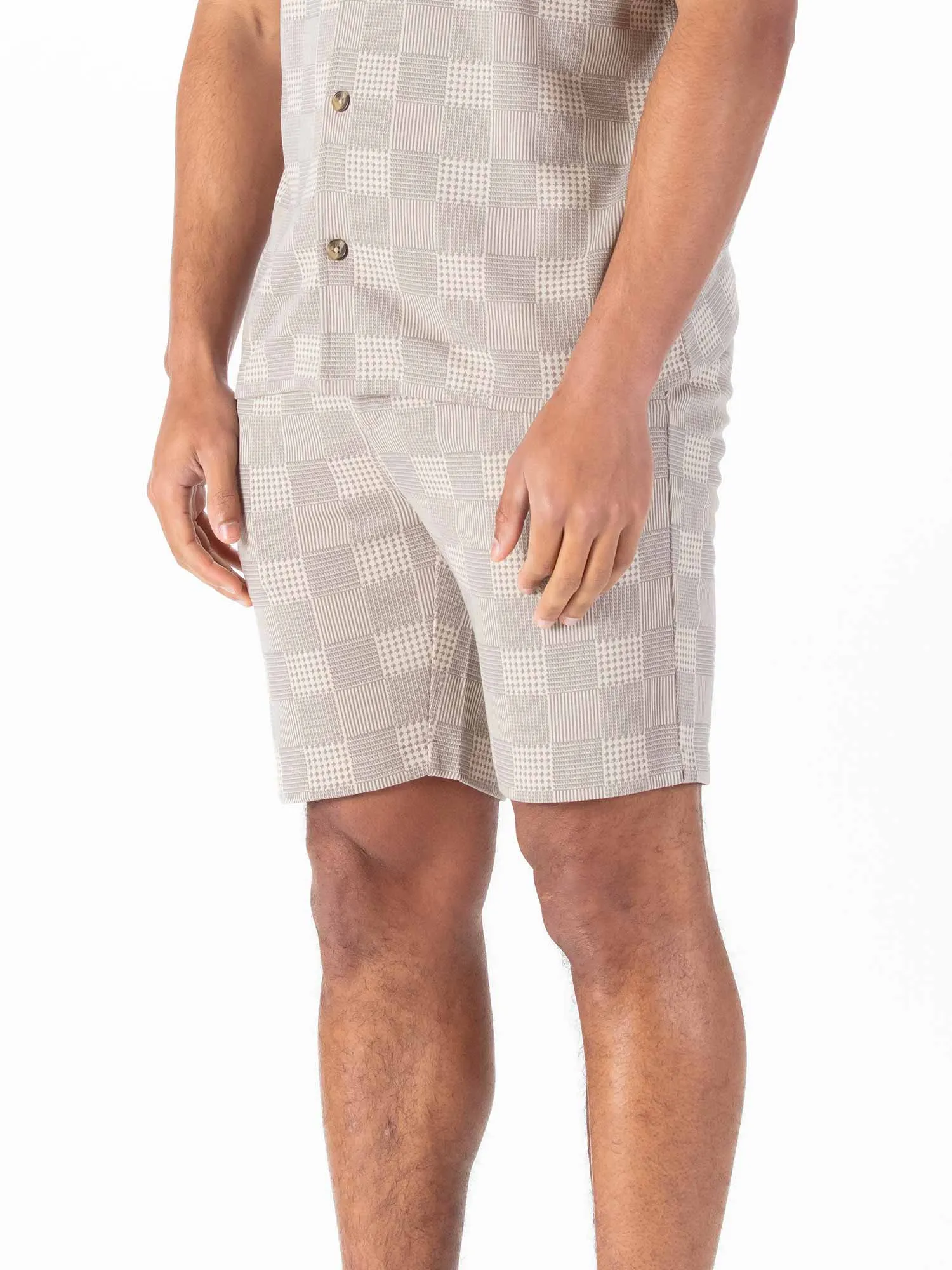LAKI TEXTURED SHORTS
