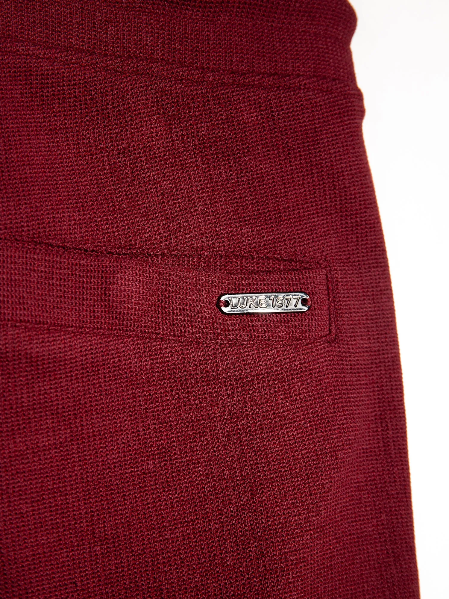 LAKI TEXTURED SHORTS
