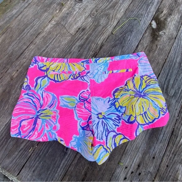 Lilly Pulitzer Women's Size 16 Pink Floral Textured Adie Shorts Swept by Tide