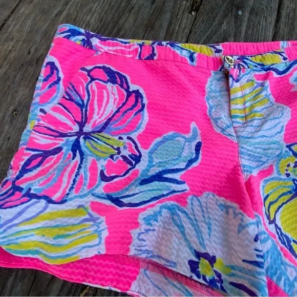 Lilly Pulitzer Women's Size 16 Pink Floral Textured Adie Shorts Swept by Tide