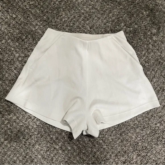 Lululemon Ribbed Softstreme High Rise Short 2” In Bone Size 0