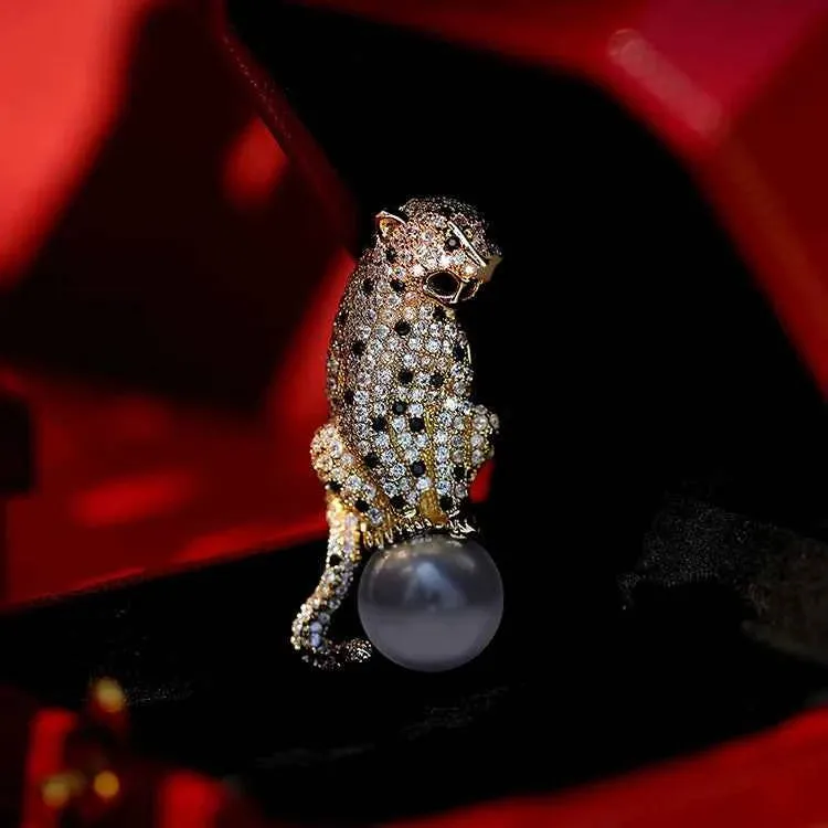 Luxury Copper Zircon Panther Brooch with Pearl