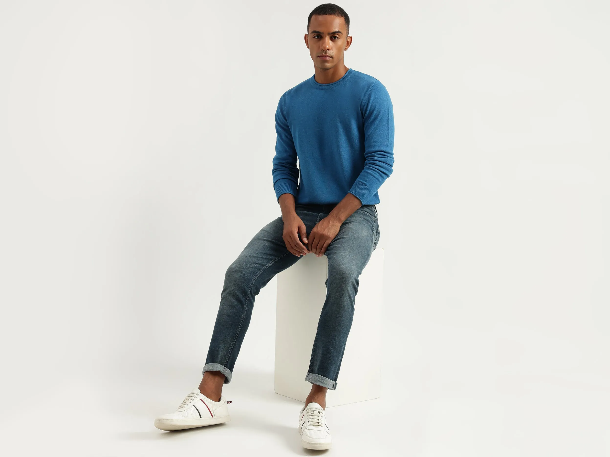 Men's Regular Fit Round Neck Solid Sweaters