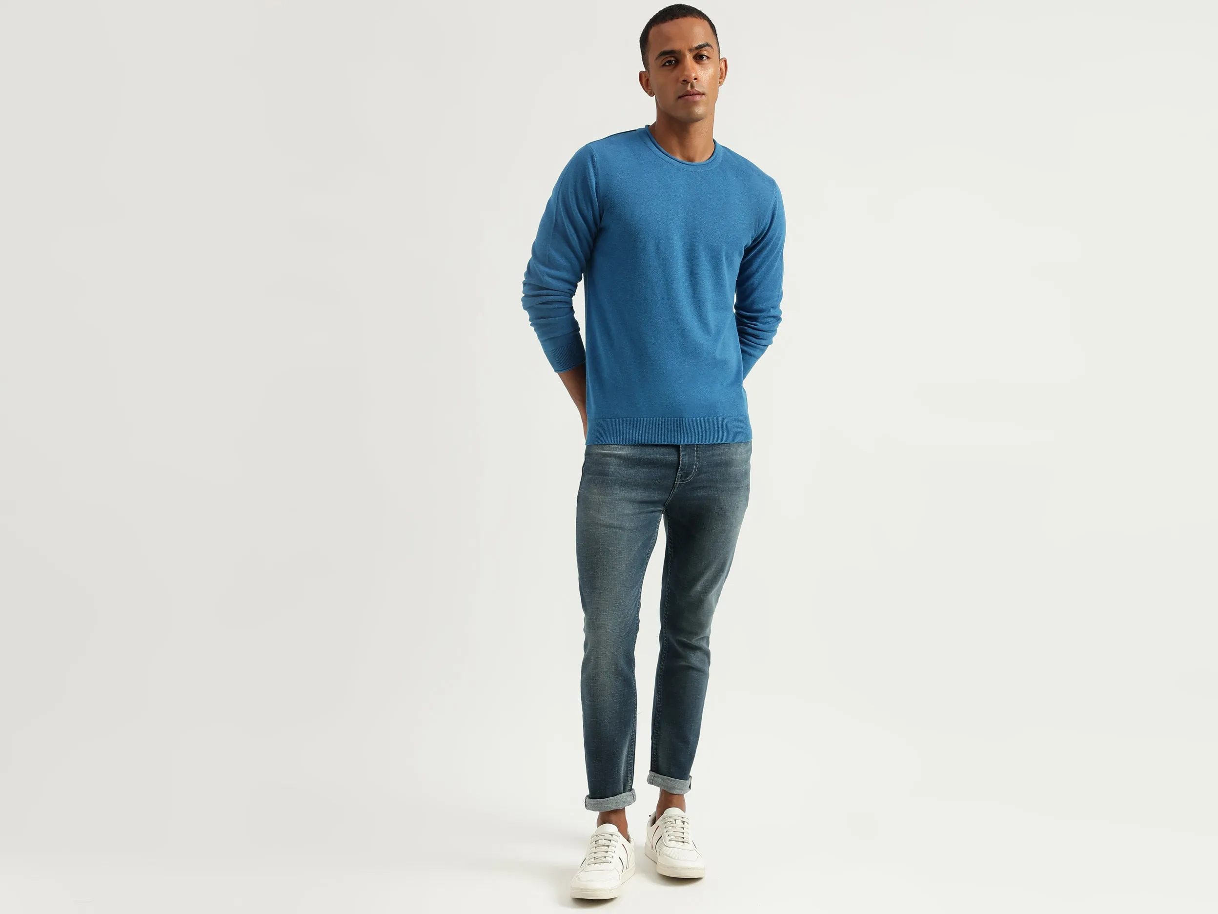 Men's Regular Fit Round Neck Solid Sweaters