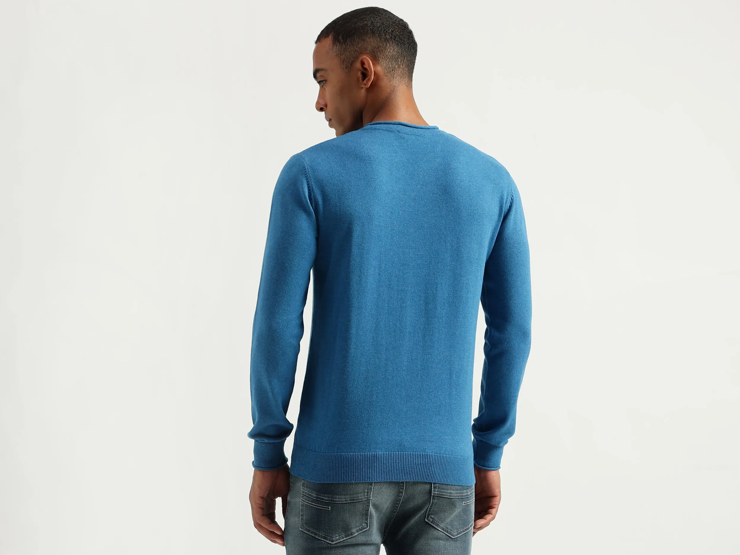 Men's Regular Fit Round Neck Solid Sweaters
