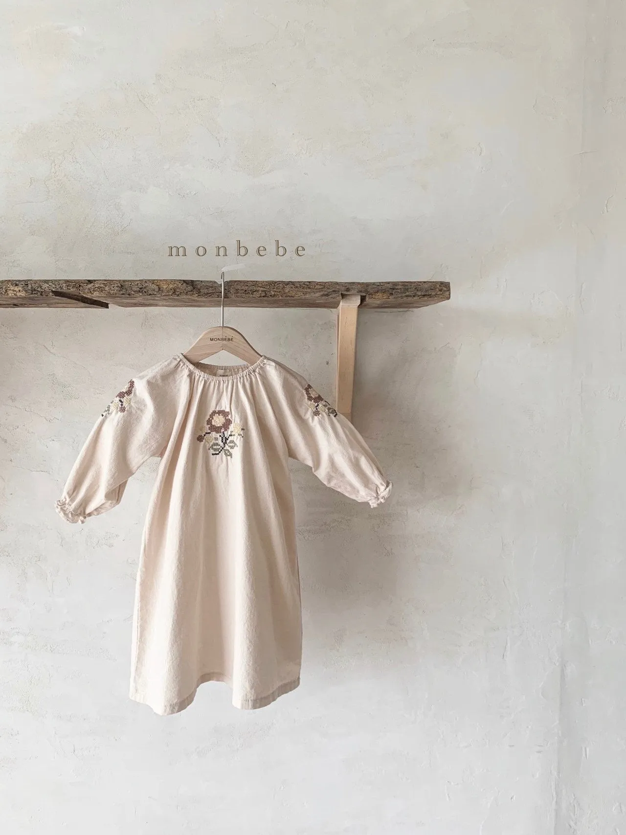 Monbebe Embroidery Dress (2 colour options)