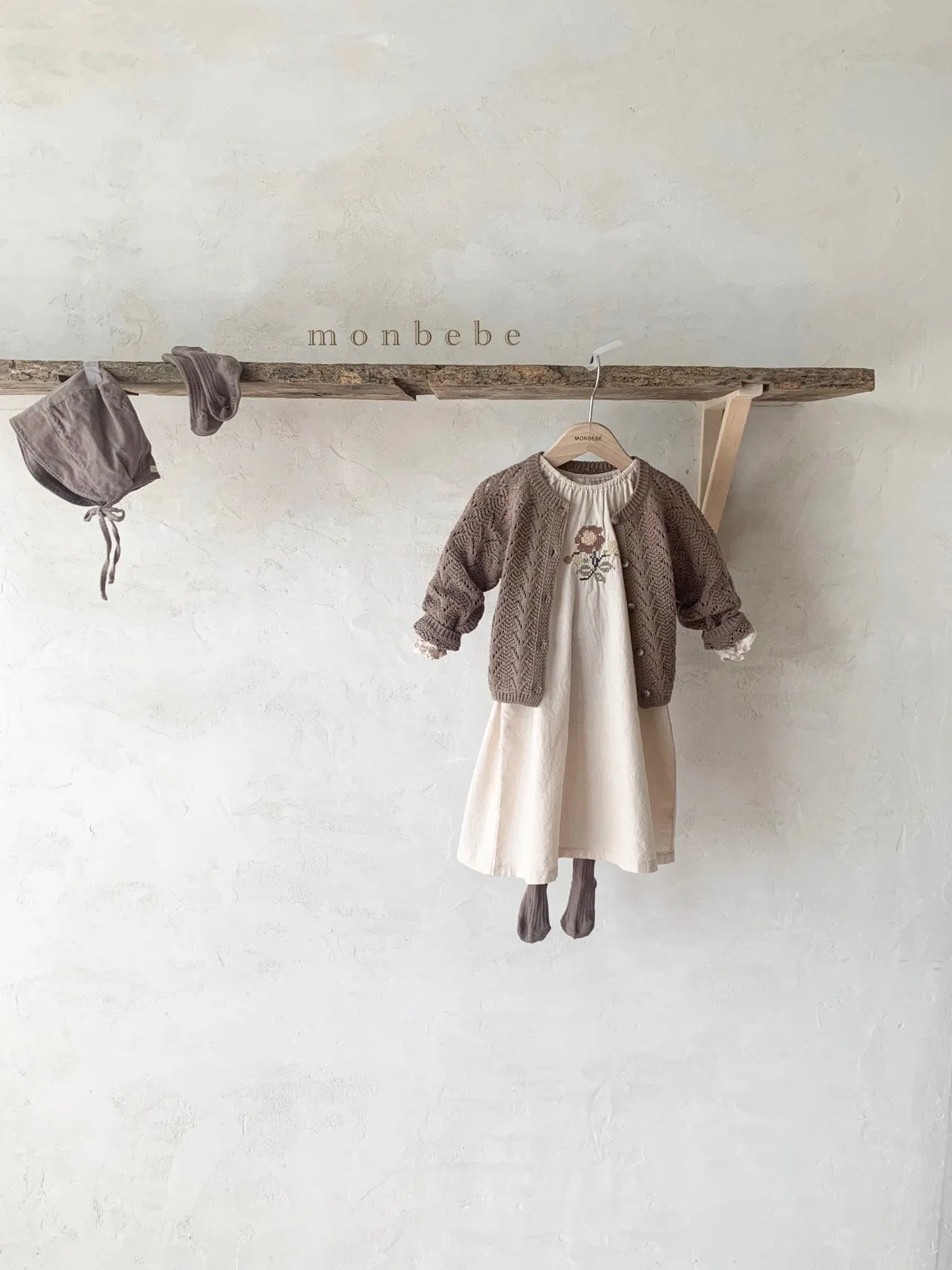 Monbebe Embroidery Dress (2 colour options)