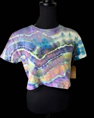 Mother-of-pearl crop tops
