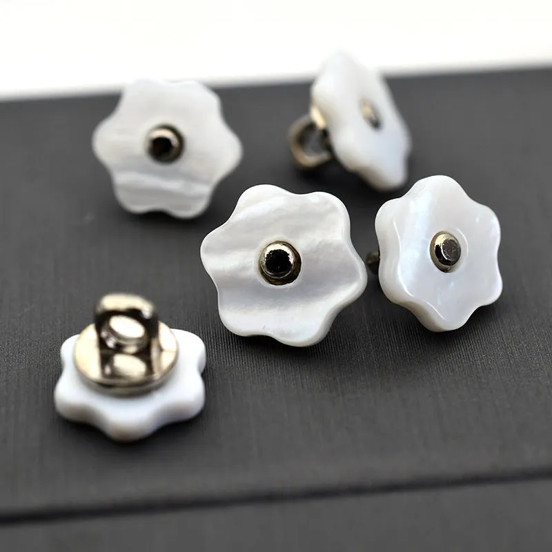 Natural Shell Round Buttons with Metal Shank for Sweaters Bags 90 Pack