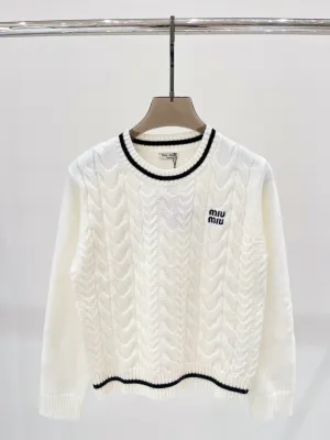 New color matching letter jacquard knitted long sleeve