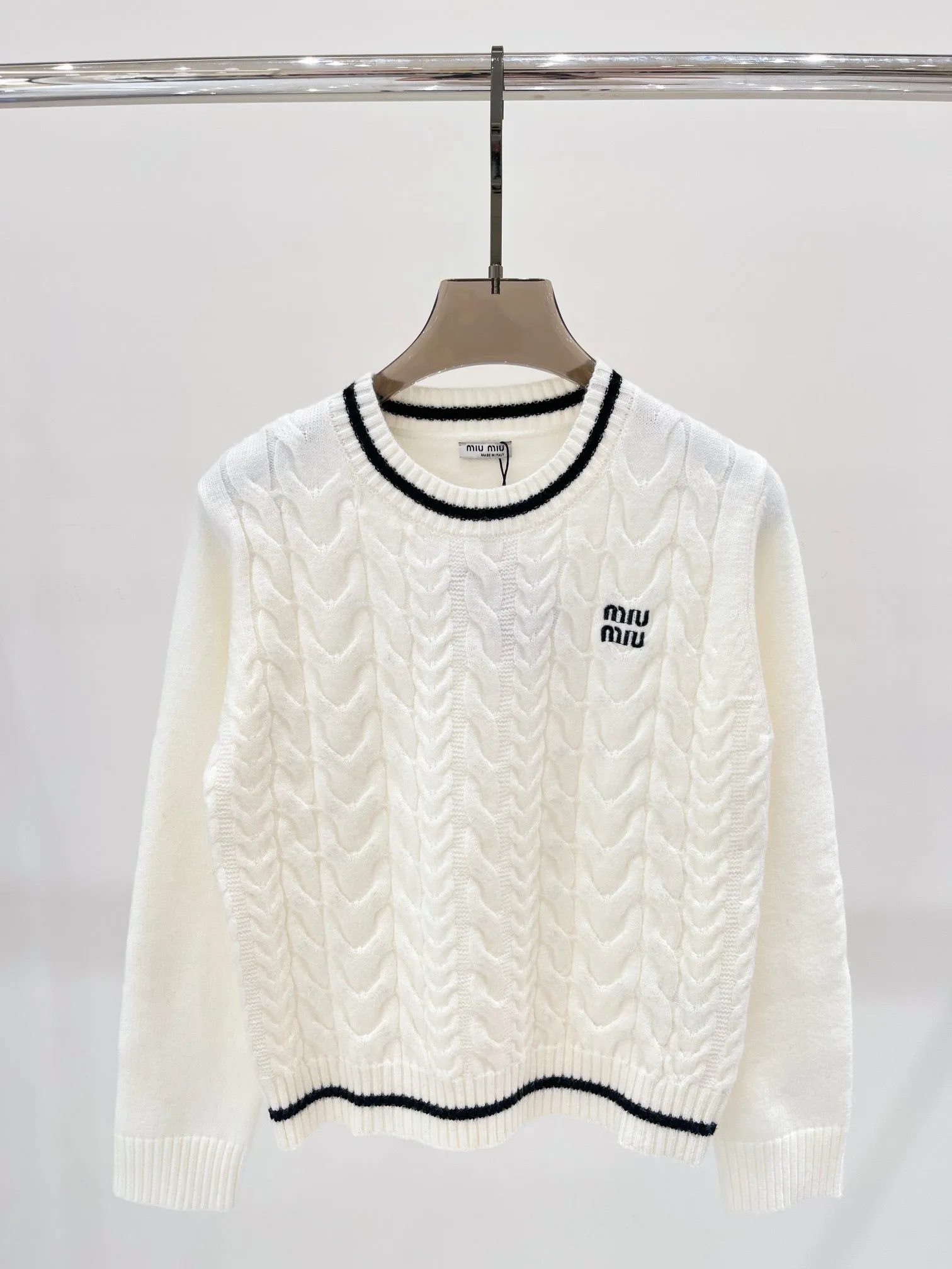 New color matching letter jacquard knitted long sleeve