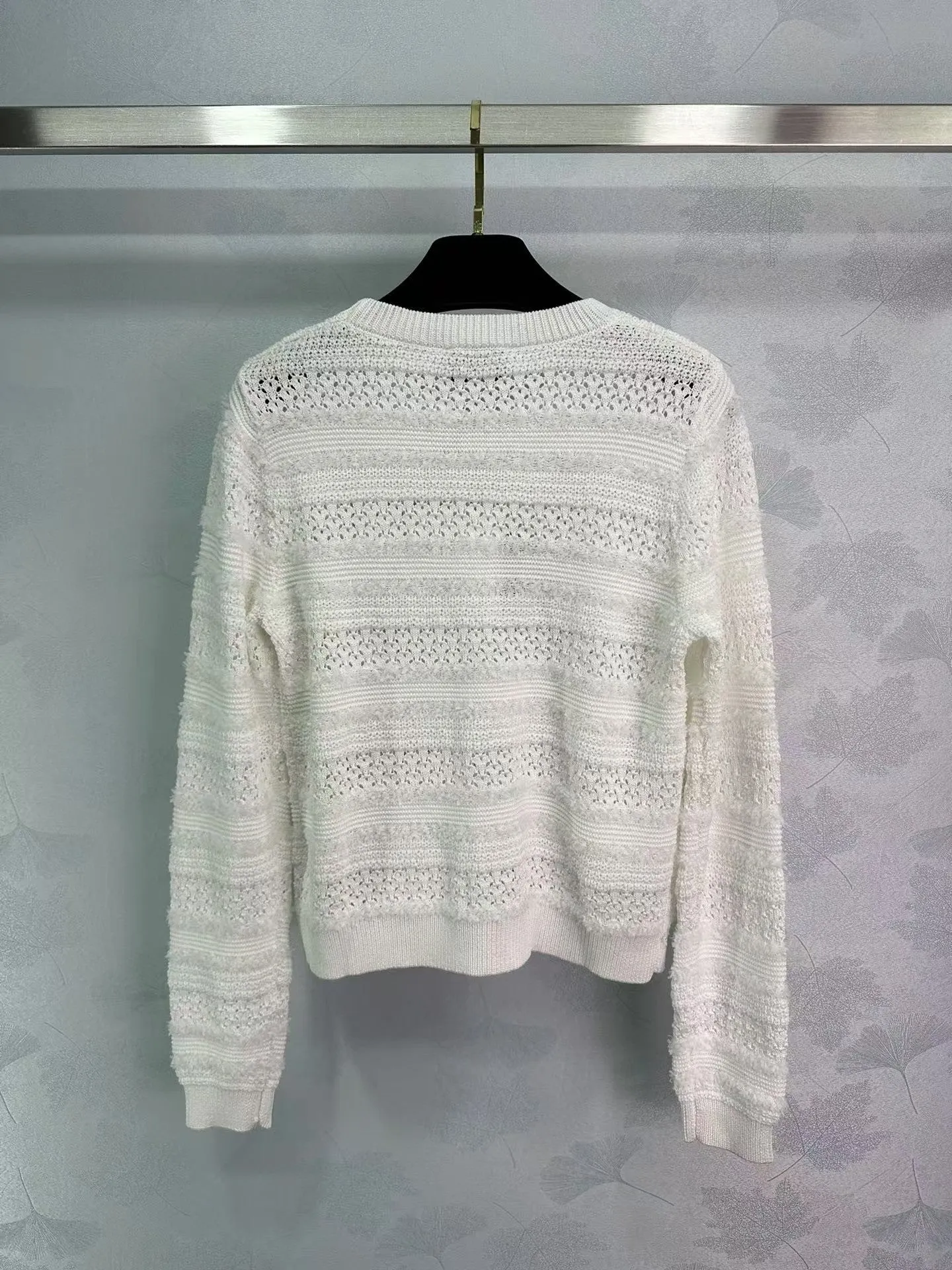 New contrast logo hollow knit long sleeve