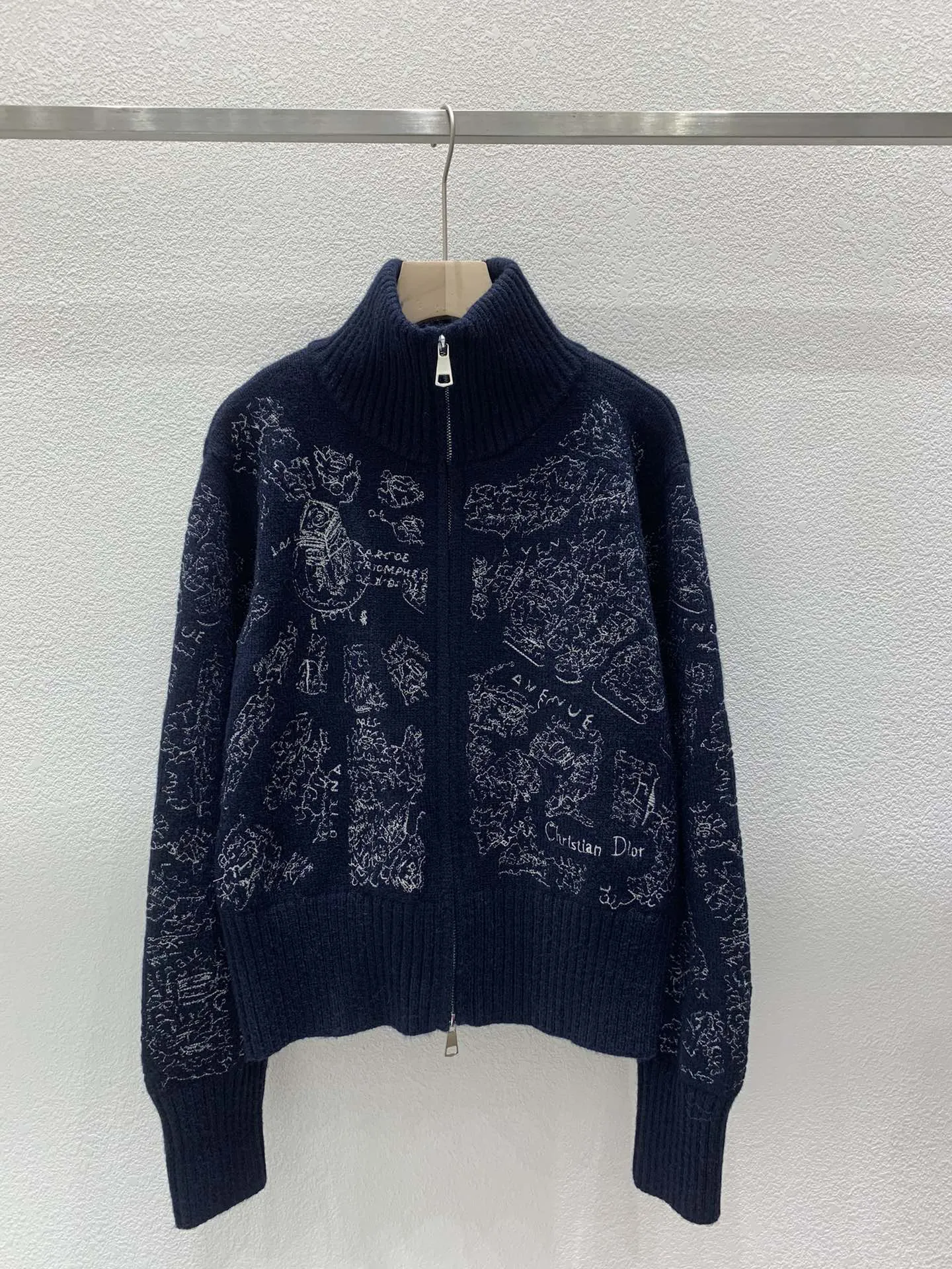 New Turtleneck Pattern Embroidery Knitted Zipper Cardigan