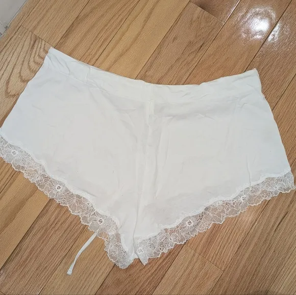 NWOT SKIMS COTTON LACE SHORTS IN MARBLE