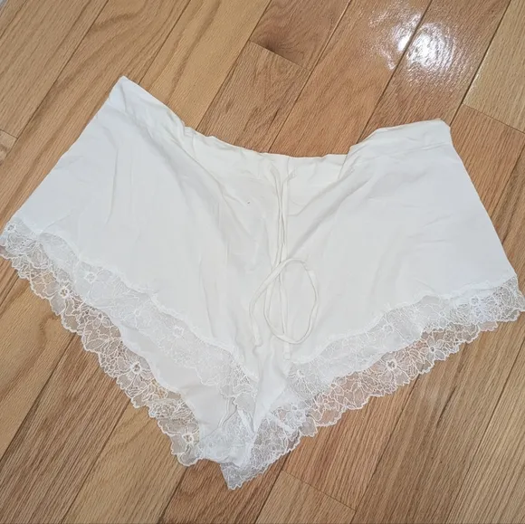 NWOT SKIMS COTTON LACE SHORTS IN MARBLE