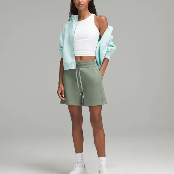 🍀NWT ❤️ Lululemon 🔥 Athletica Scuba High- Rise Short in Grey Eucalyptus