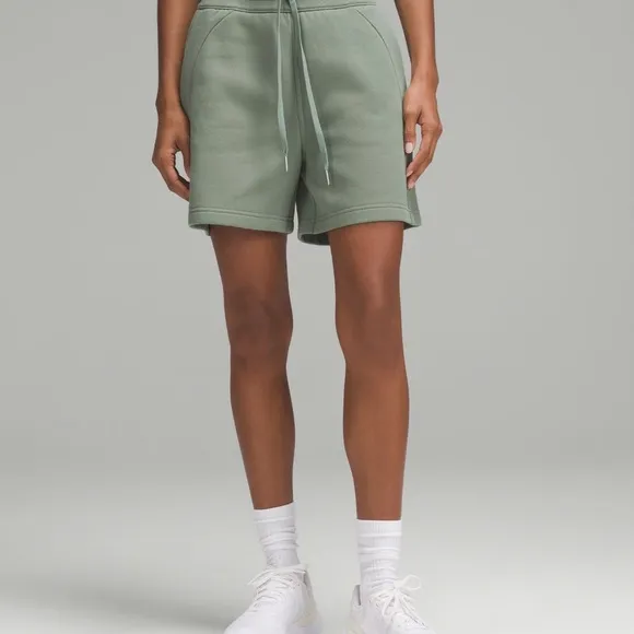 🍀NWT ❤️ Lululemon 🔥 Athletica Scuba High- Rise Short in Grey Eucalyptus
