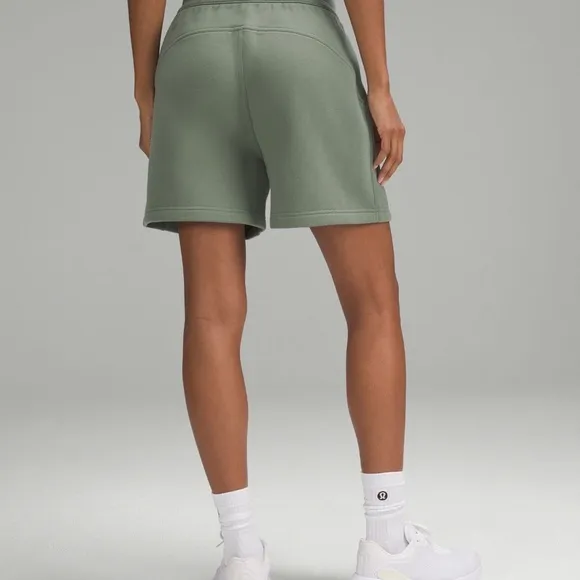 🍀NWT ❤️ Lululemon 🔥 Athletica Scuba High- Rise Short in Grey Eucalyptus