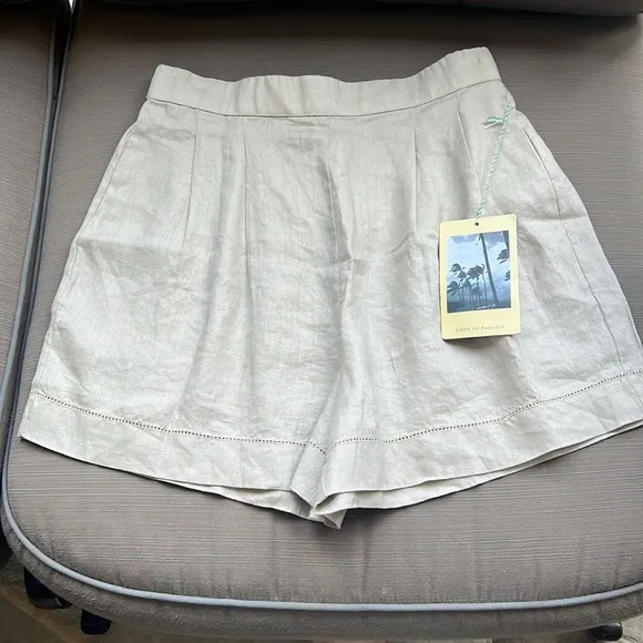 NWT Women’s Linen Shorts. SZ S. Color Wheat.