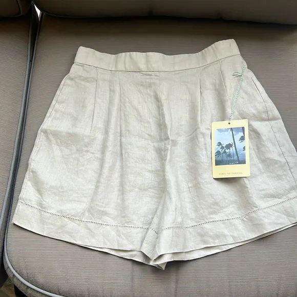 NWT Women’s Linen Shorts. SZ S. Color Wheat.