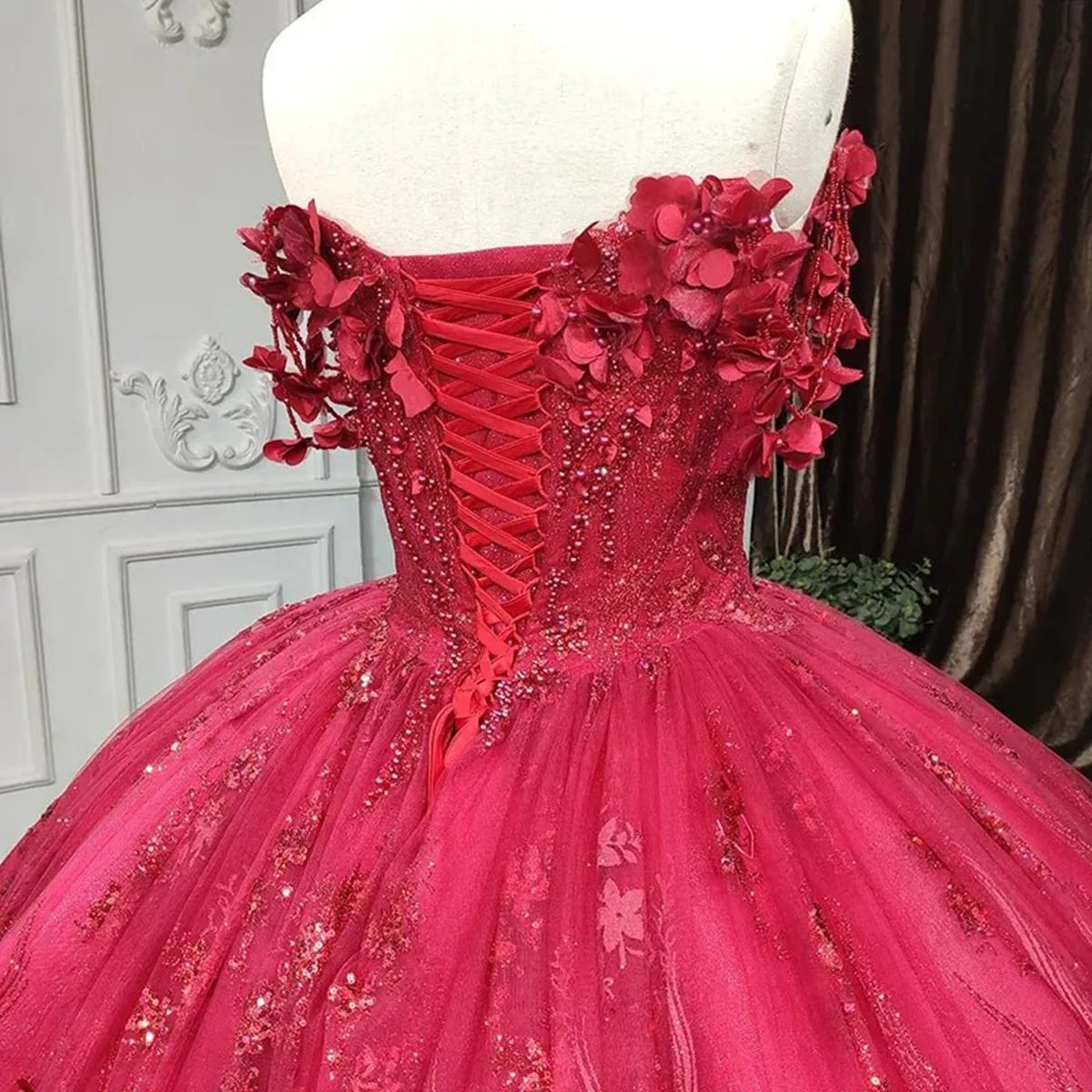 Quinceanera Dresses Exquisite Pearls Sleeveless Quinceanera Dresses 3D Appliques Party Dresses