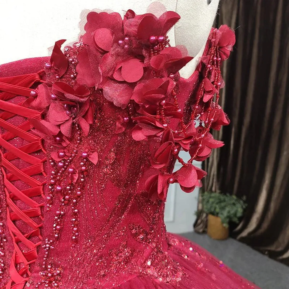 Quinceanera Dresses Exquisite Pearls Sleeveless Quinceanera Dresses 3D Appliques Party Dresses