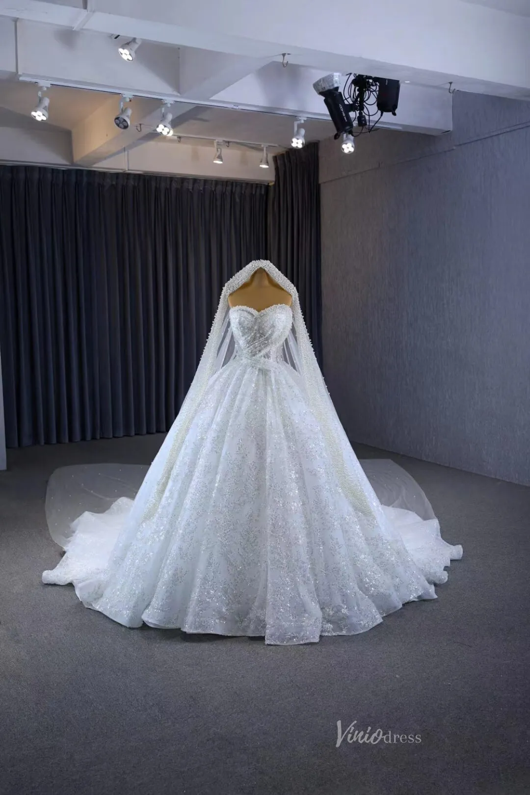 Roycebridal Gorgeous Beaded Strapless Wedding Dresses Sweetheart Neck Bridal Gown 231082