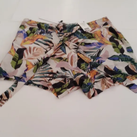 Sanctuary Wild Flower Tropical Shorts NWT
