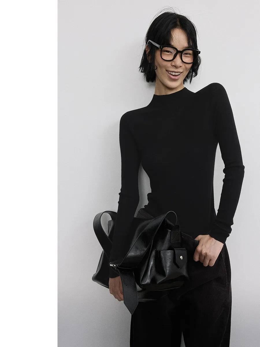 Seamless Wool Turtleneck Sweater