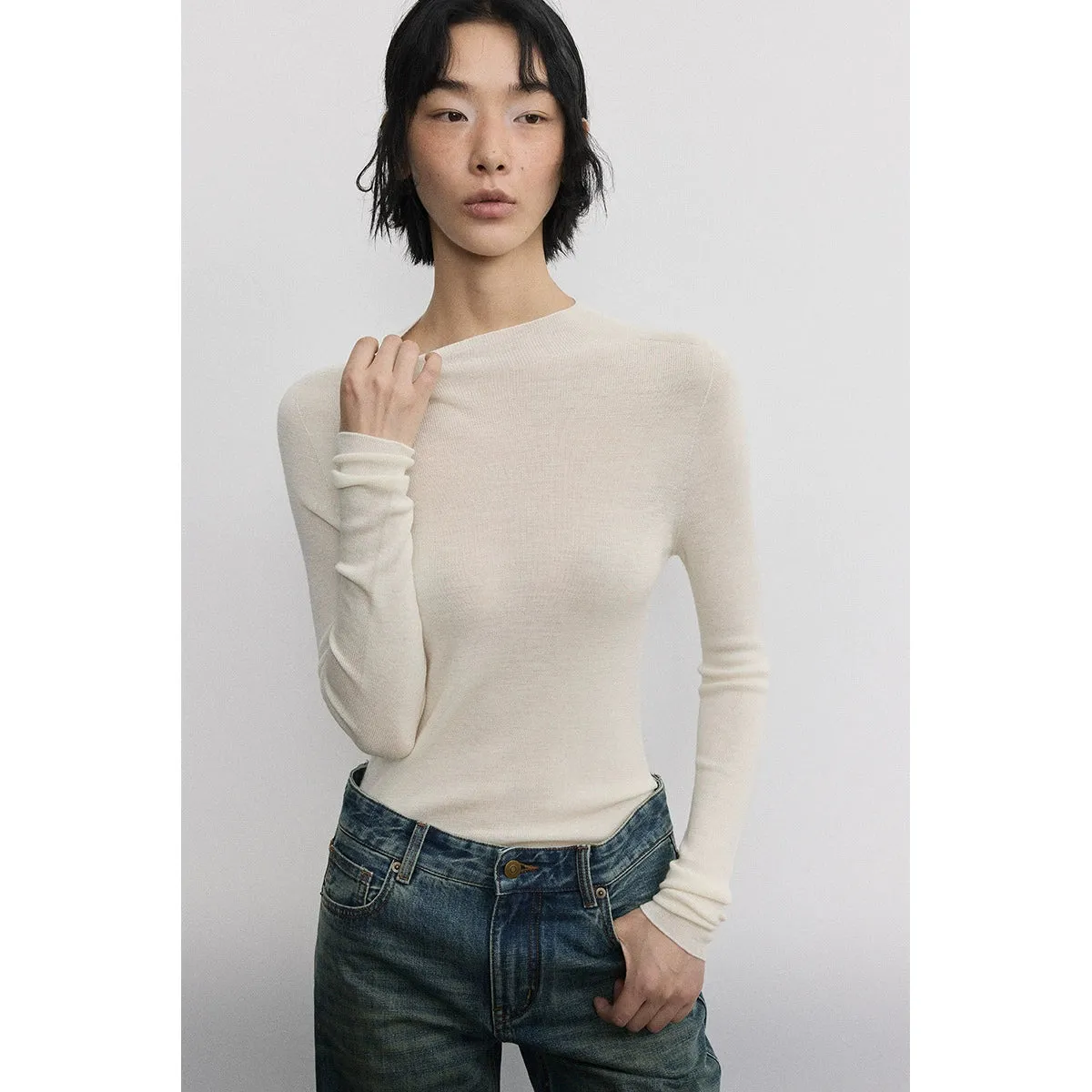 Seamless Wool Turtleneck Sweater