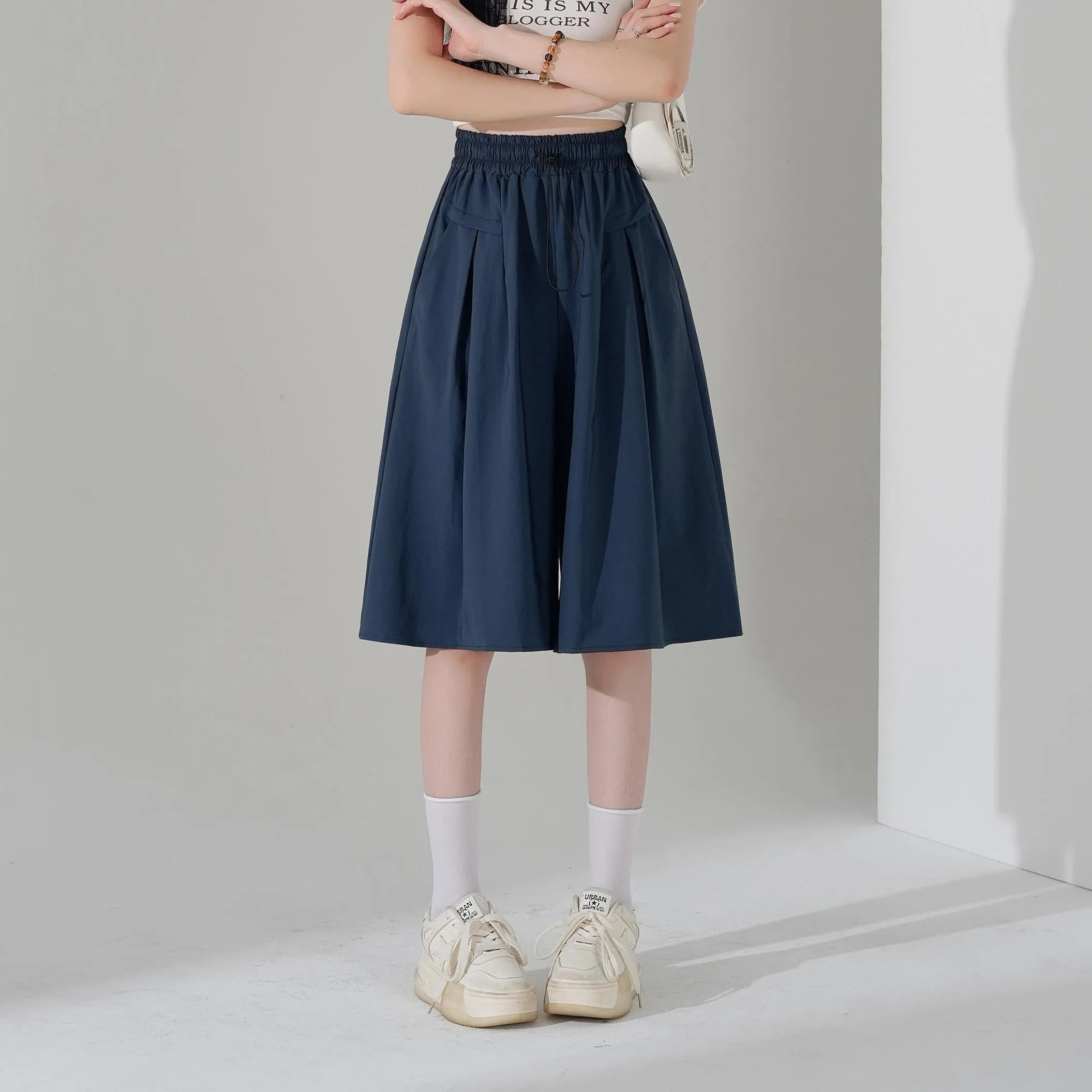 Solid Wide Leg Capri Shorts Made from Soft Silk-Cotton