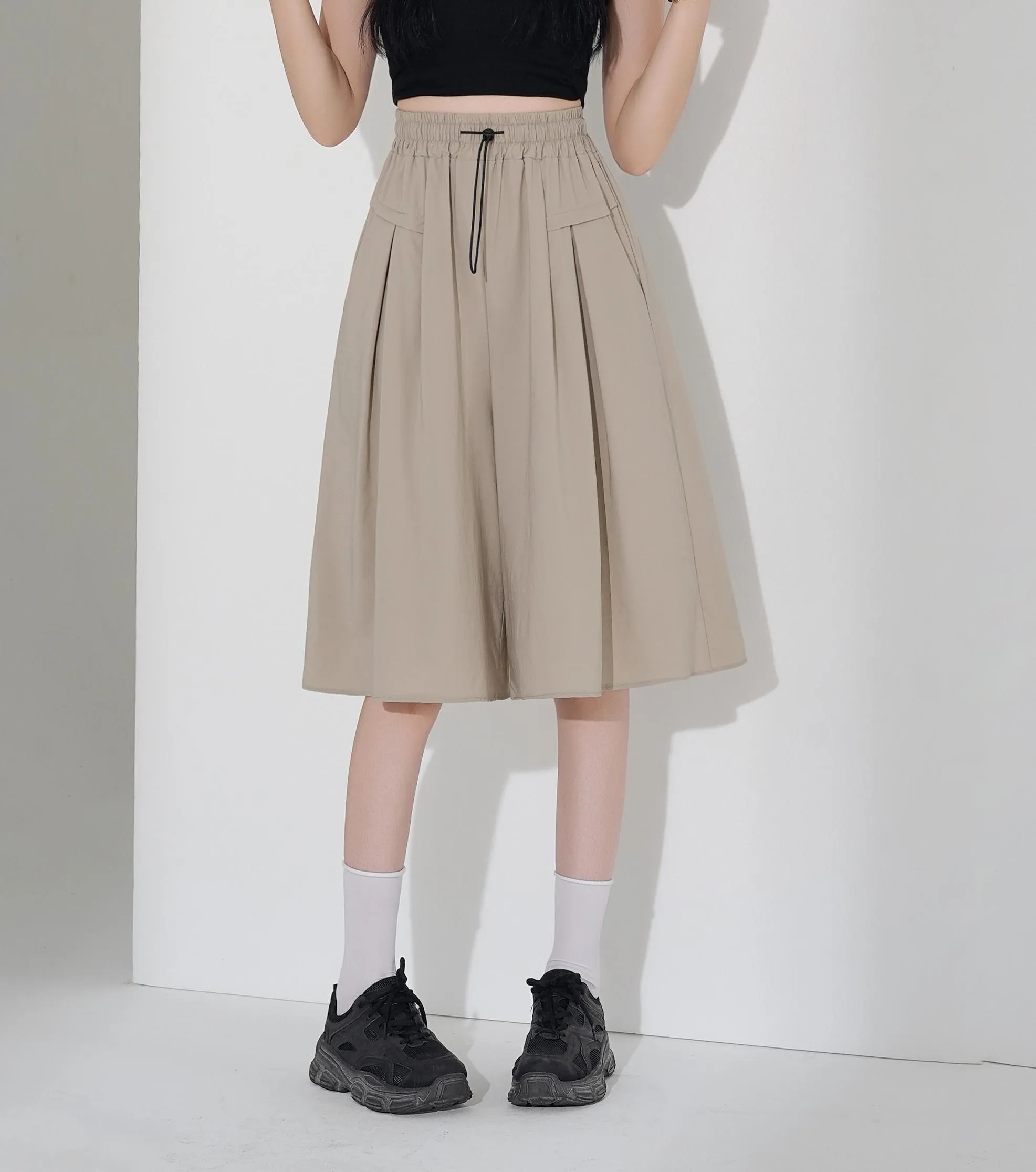 Solid Wide Leg Capri Shorts Made from Soft Silk-Cotton