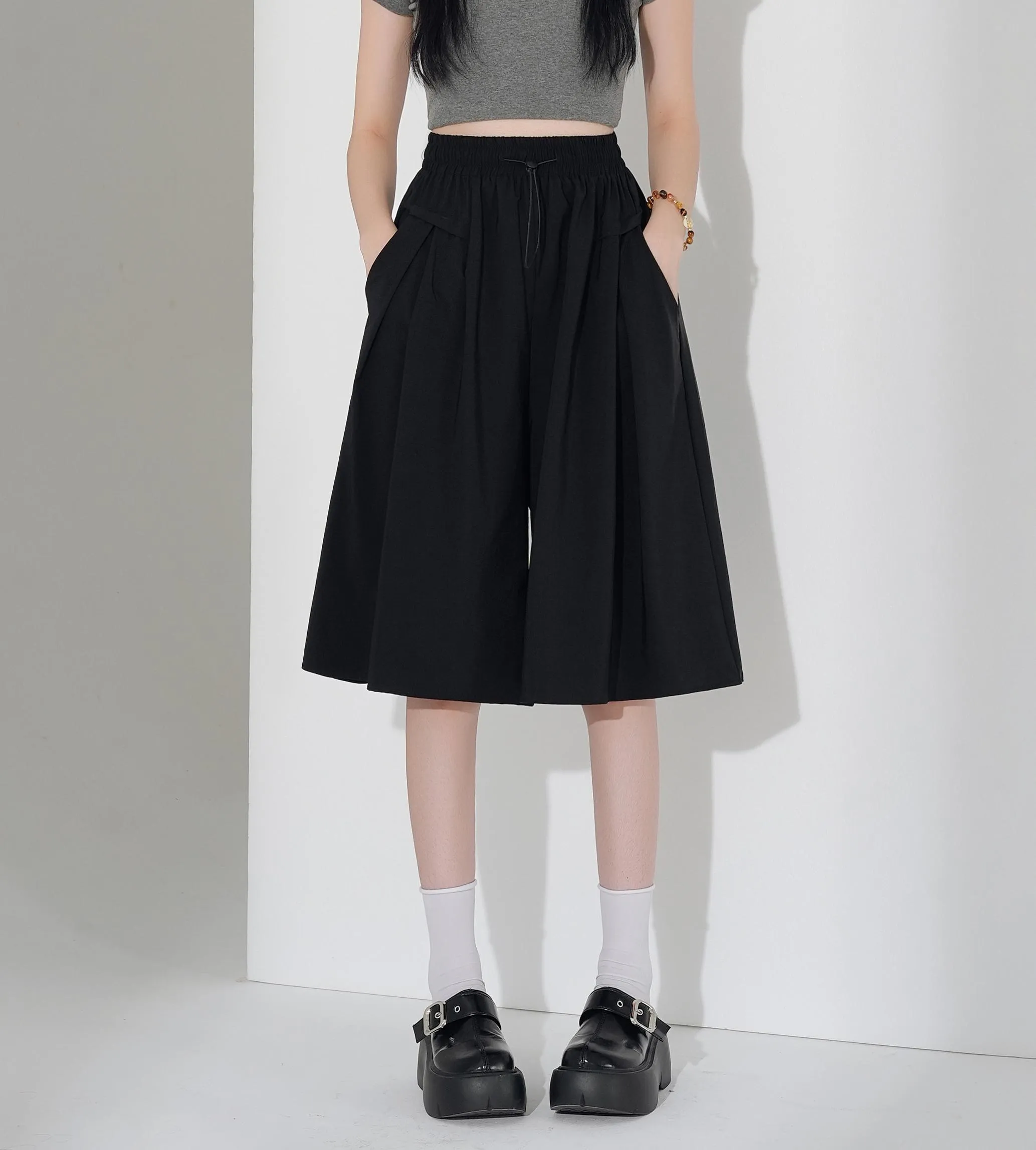 Solid Wide Leg Capri Shorts Made from Soft Silk-Cotton