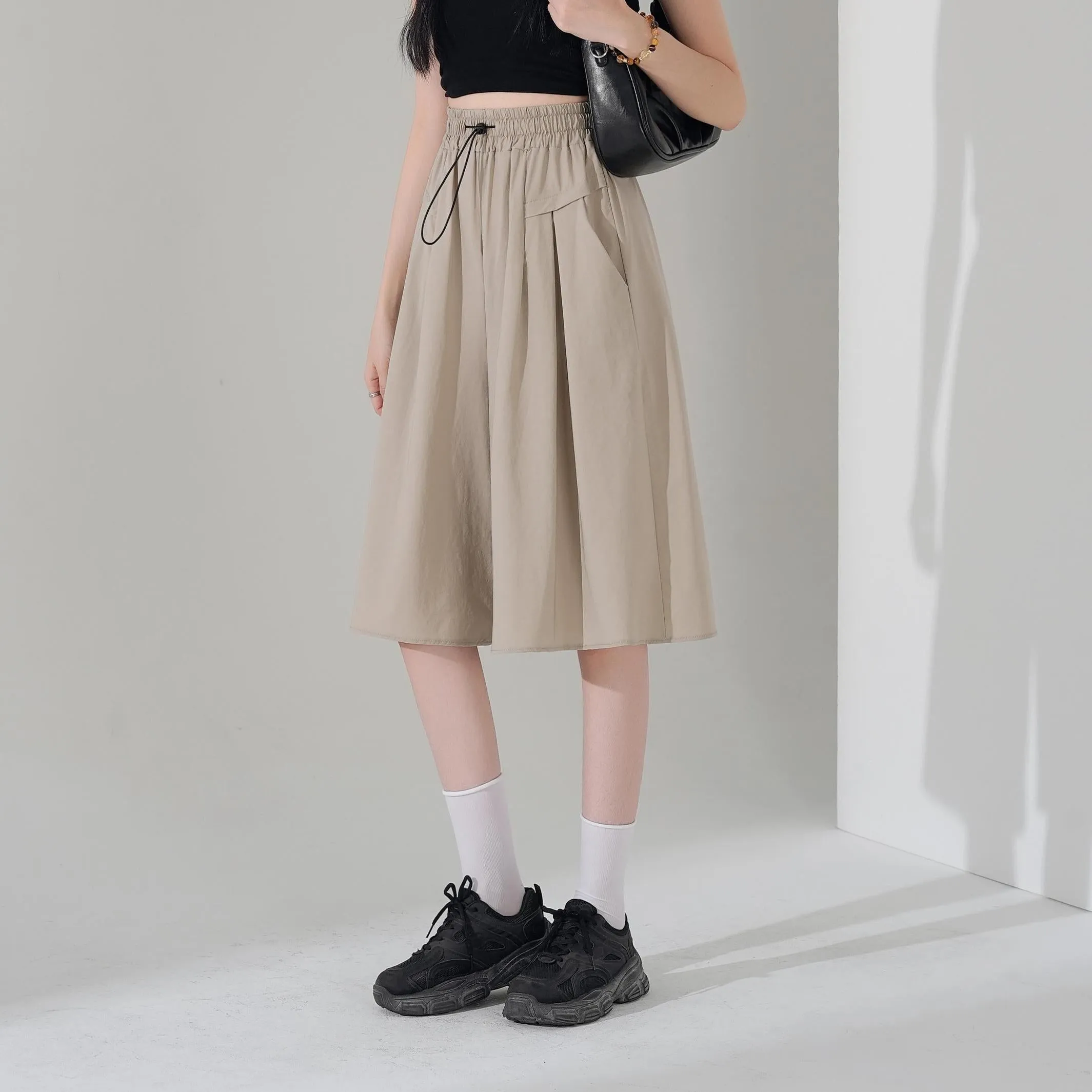 Solid Wide Leg Capri Shorts Made from Soft Silk-Cotton